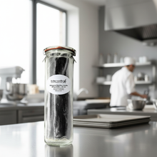 Lade das Bild in den Galerie-Viewer, Echte Vanille® – Bourbon-Vanilleschoten – Röhrchen 200 g (40–50 Schoten)