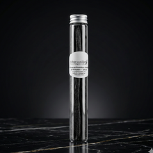 Lade das Bild in den Galerie-Viewer, Echte Vanille® – 10 Bourbon-Vanilleschoten im Röhrchen
