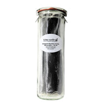 Lade das Bild in den Galerie-Viewer, Echte Vanille® – Bourbon-Vanilleschoten – Röhrchen 200 g (40–50 Schoten)
